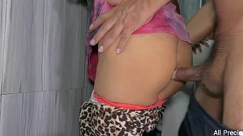 চালান 18 বছর বয়সী মেয়ে আমাকে প্রথম তারিখে তার পাছার সাথে খেলতে দেয় - সেক্সফ্রিতে চোদার জন্য একটি মেয়ে খুঁজুন।