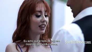 play Apreciando a su padrastro - (subtítulos en portugués)