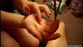 Putar Remaja berbagi dia saudara tiri cum dengan dia 18 tahun tua teman setelah memberikan a ceroboh sepong 69 dalam tenggorokan fuck