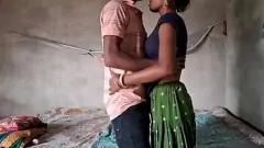 play أخوات Desi في شبكة Fishnet والتنانير تنخفض وتسخين مع سخيف الشرج الصلب