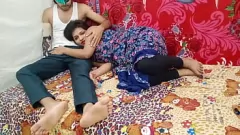 play 角质印第安人desi bhabhi得到粗糙的口交和紧绷的猫他妈的