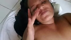 Afspelen Latina amateur Paty Bumbum's echte en sappige kontfetisj