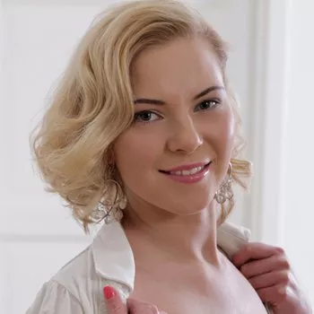 Порнозвезда Angie Koks