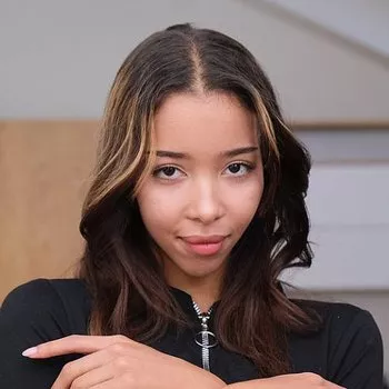 Pornstar Lia Lin